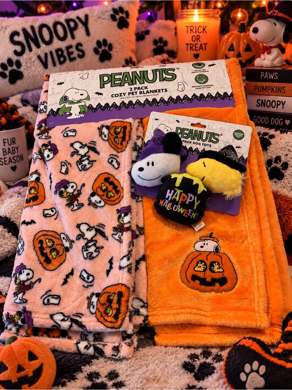 Peanuts Dog Halloween 2 Blanket Set and 2 toys